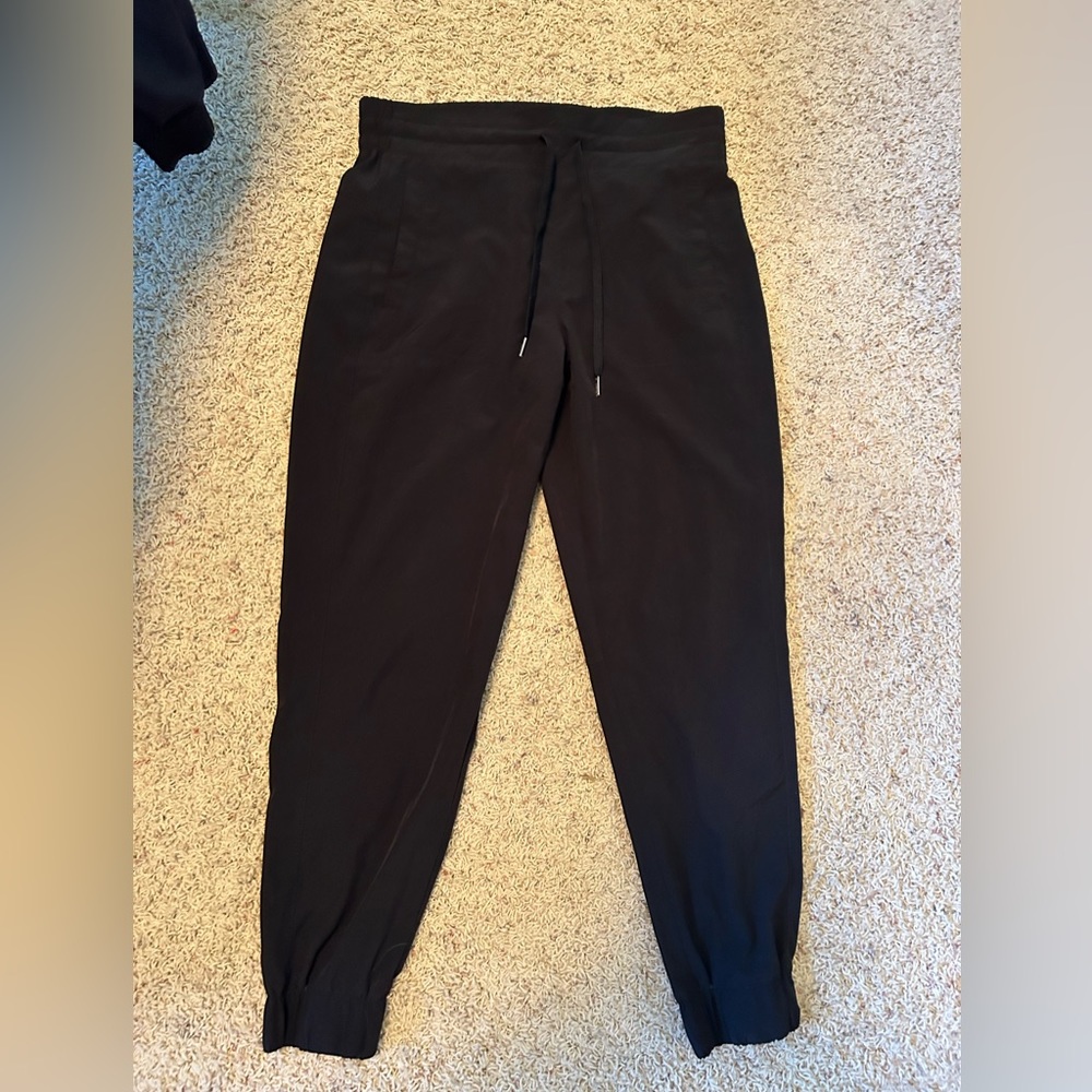 Lightweight jogger or exercise pants